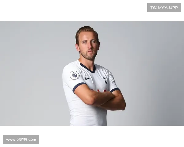 哈里凯恩：足球场下的奋斗与慈善心路历程